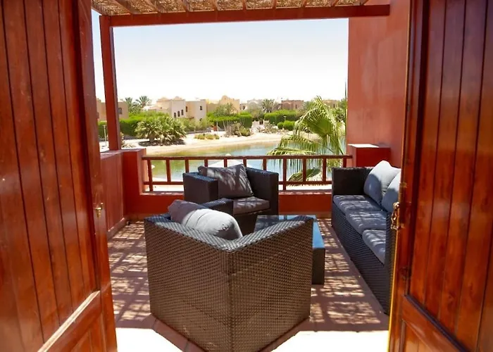 3-bedroom - Great Location- Upper Nubia