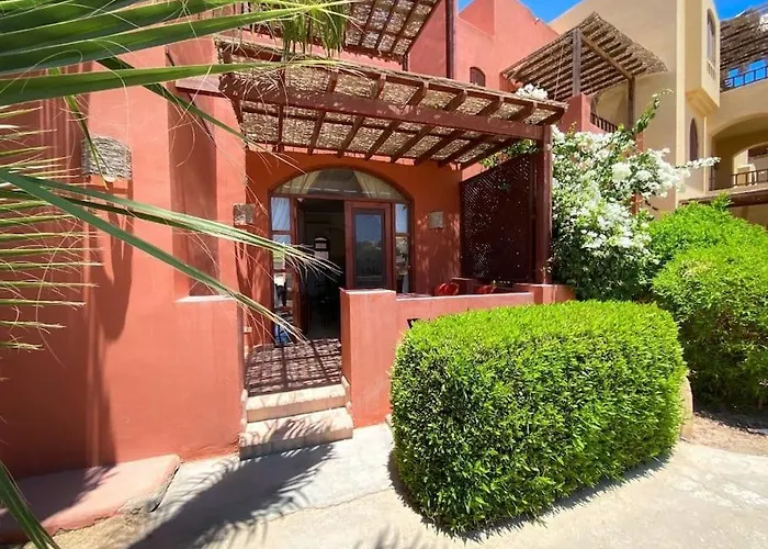 3-bedroom - Great Location- Upper Nubia Appartement Hurghada