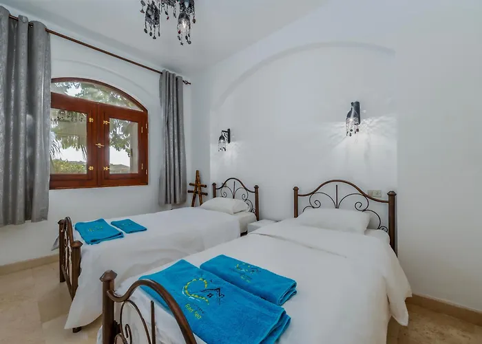 3-bedroom - Great Location- Upper Nubia Appartement *