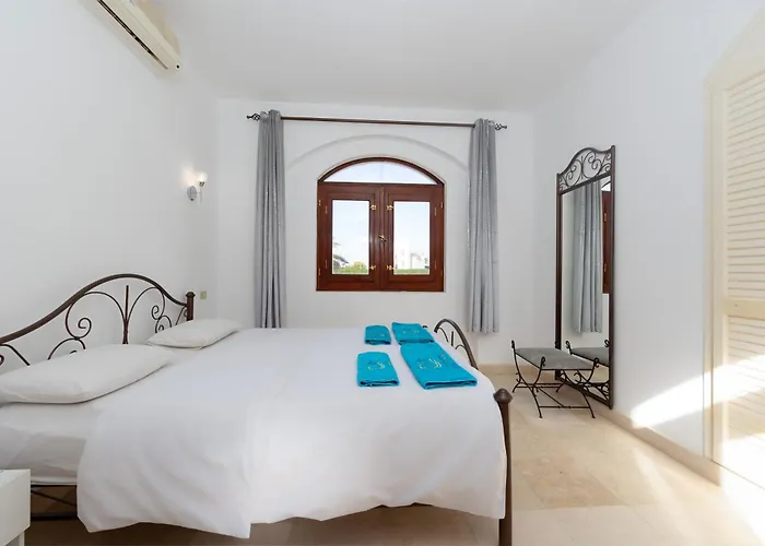 3-bedroom - Great Location- Upper Nubia Appartement Hurghada